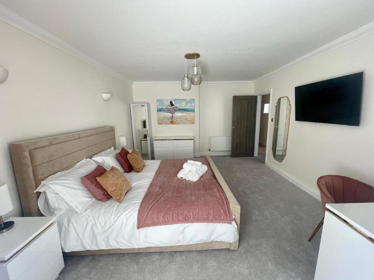 Exquisite Apartment, Stone Throw From The Beach Bournemouth Exterior photo
