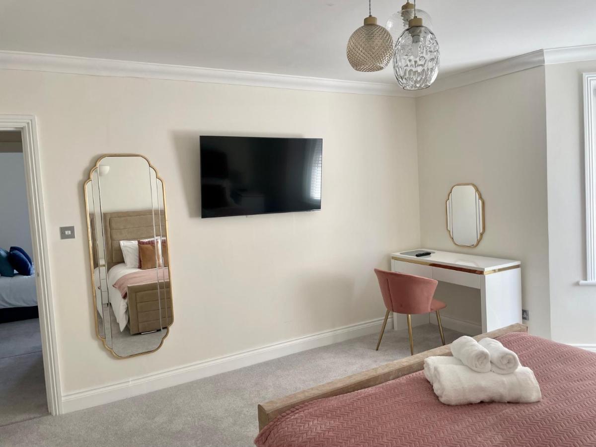 Exquisite Apartment, Stone Throw From The Beach Bournemouth Exterior photo