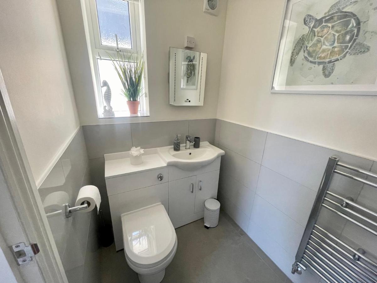 Exquisite Apartment, Stone Throw From The Beach Bournemouth Exterior photo