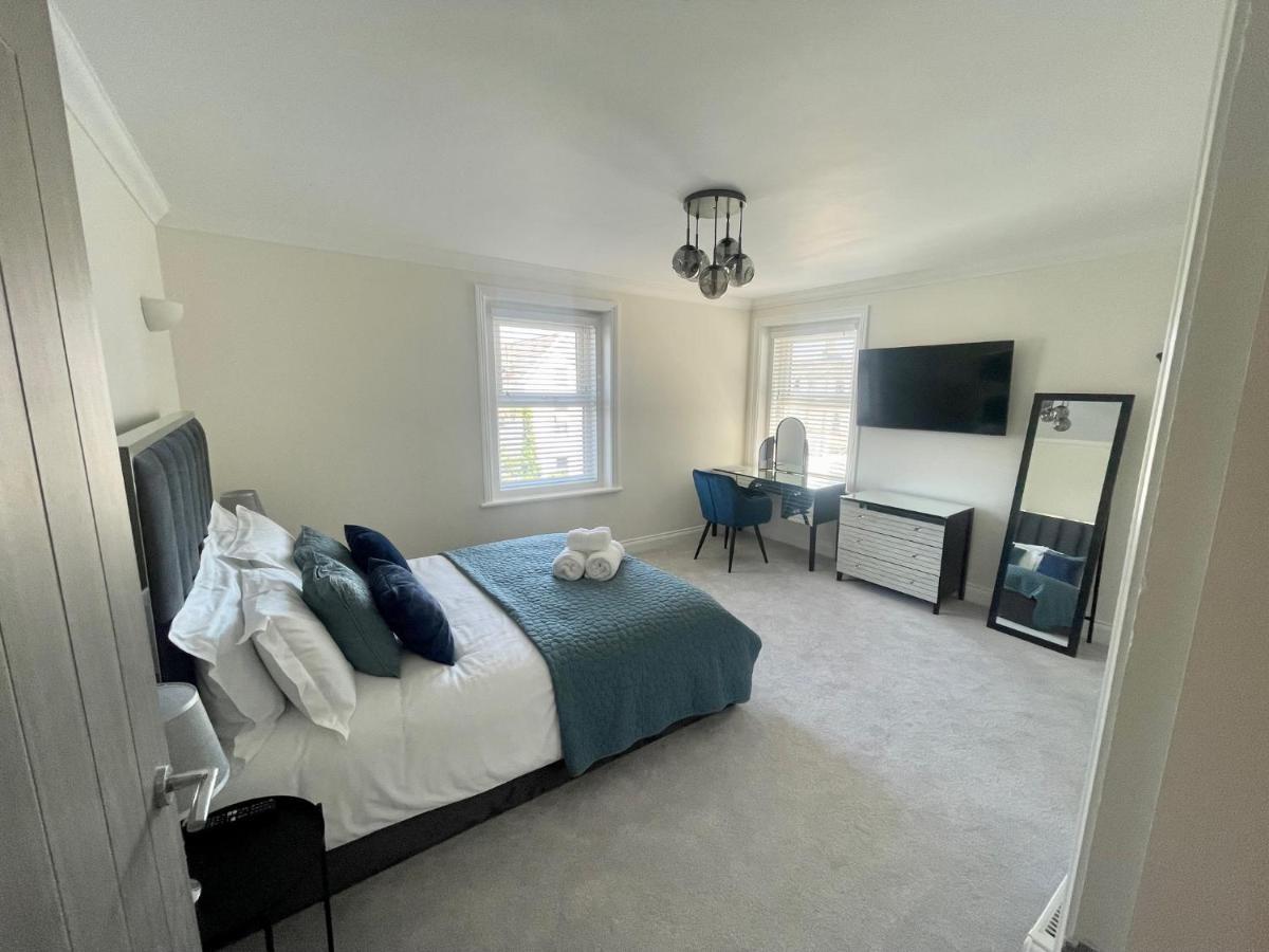 Exquisite Apartment, Stone Throw From The Beach Bournemouth Exterior photo