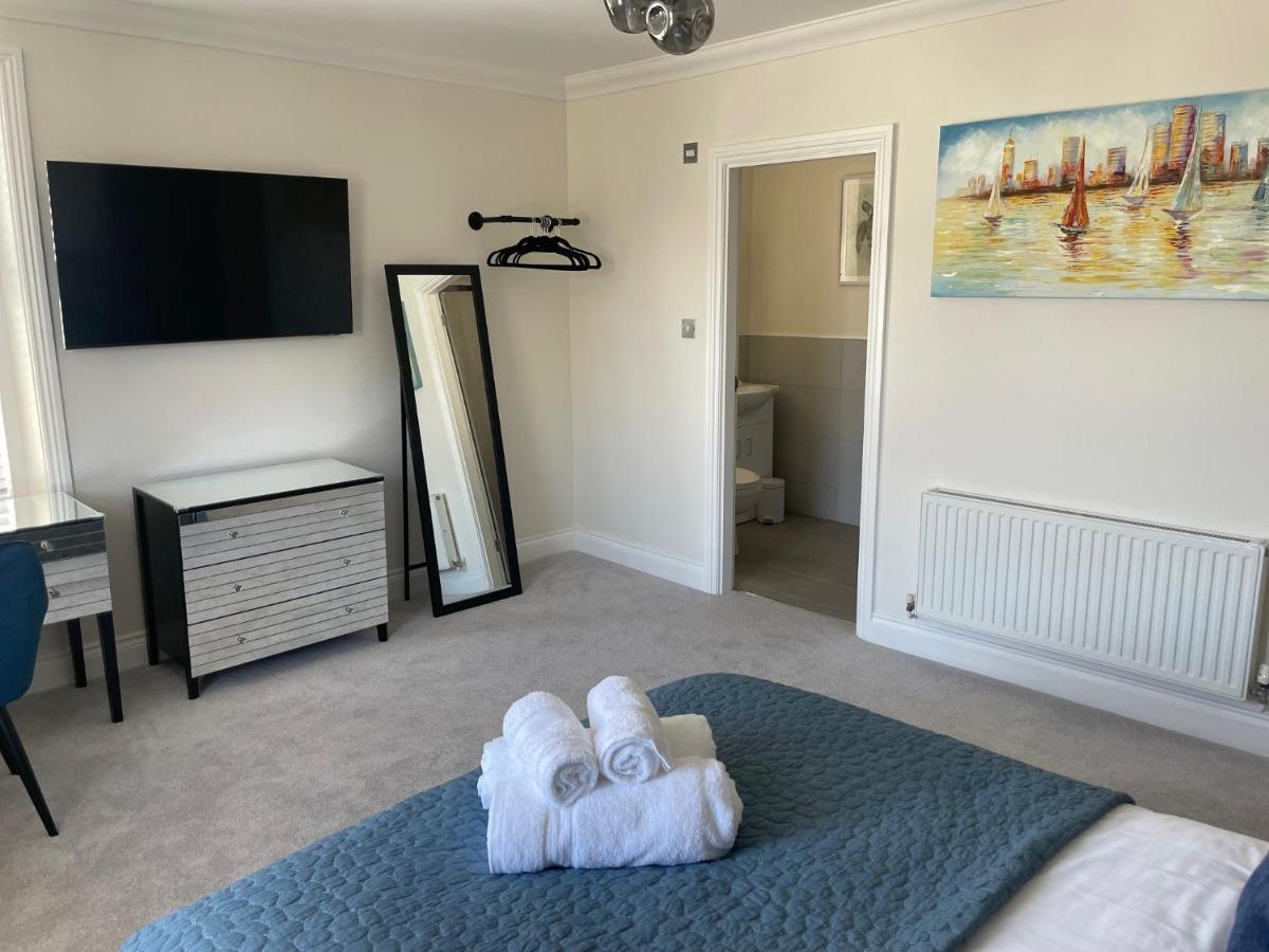 Exquisite Apartment, Stone Throw From The Beach Bournemouth Exterior photo